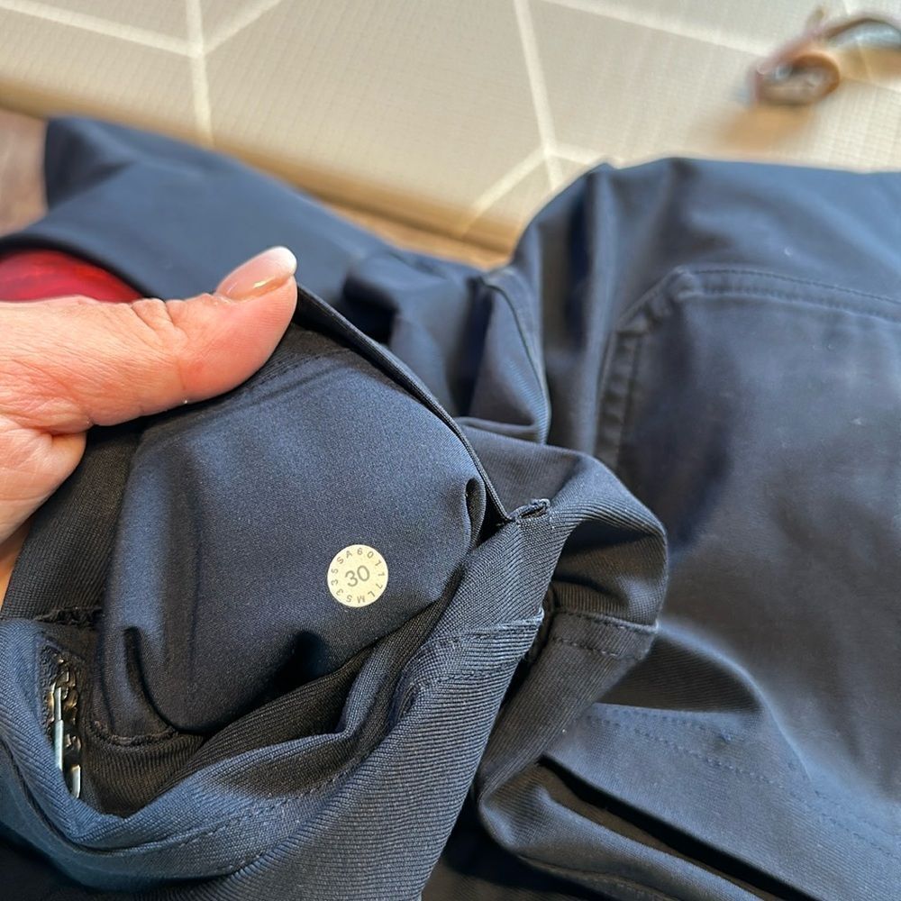 Lululemon size 30 Men’s Dress pants
